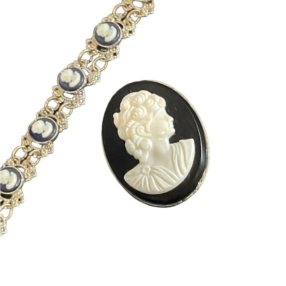 Vintage resin Cameo pairing brooch & bracelet silver finish - Picture 5 of 10